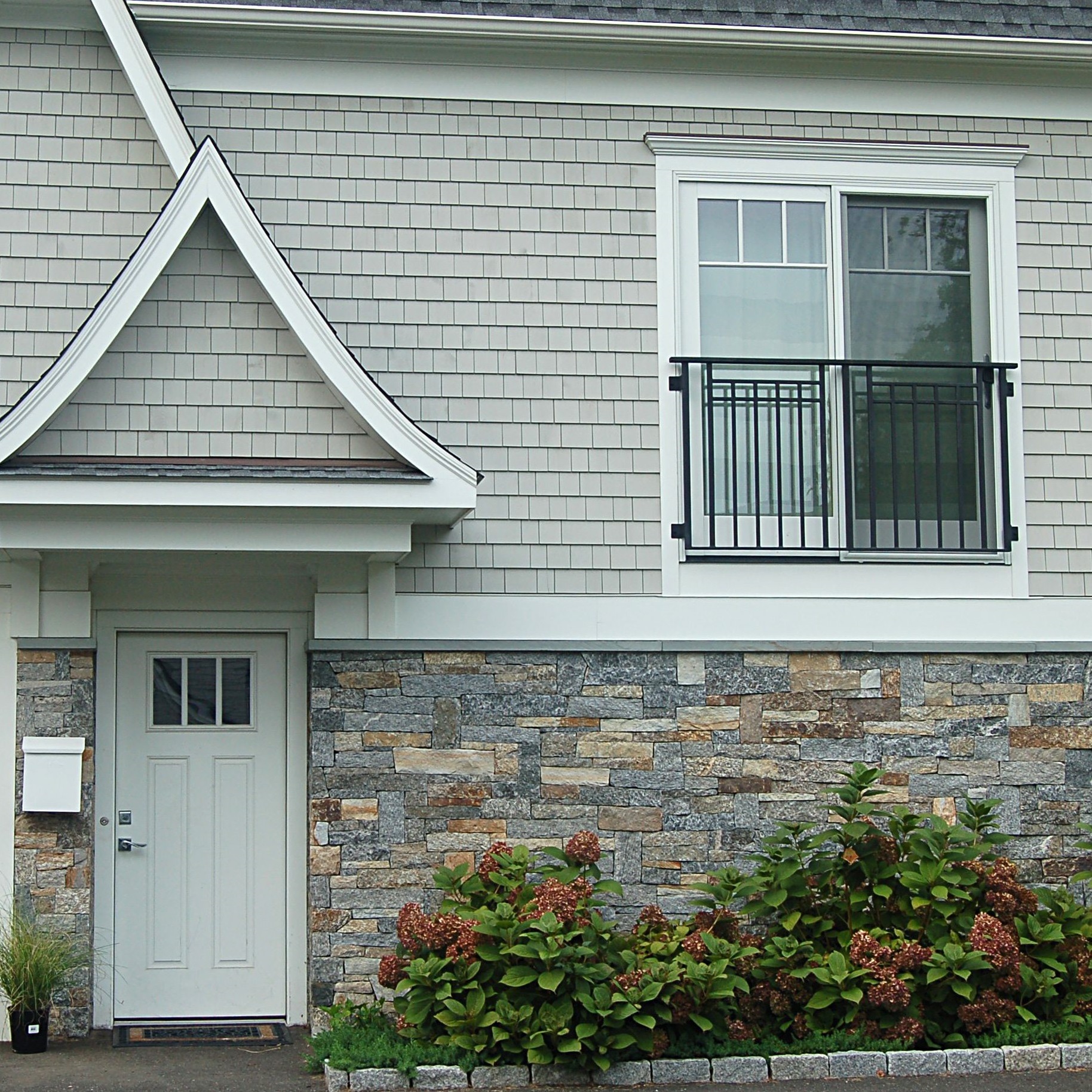 Old New England-Strip